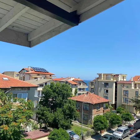 Lilia 2 Family Hotel