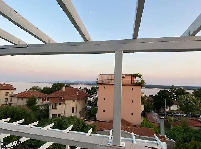 Lilia 2 Family Hotel