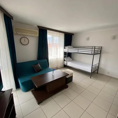 Lilia 2 Family Hotel