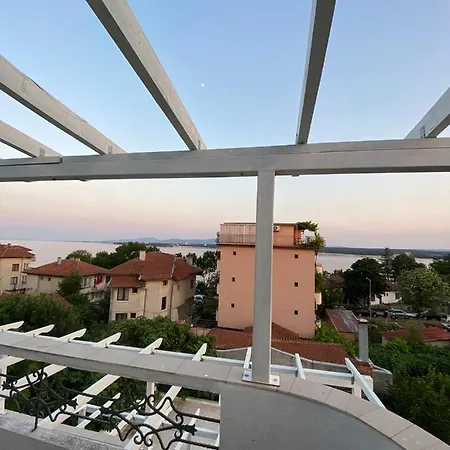 Lilia 2 Family Hotel