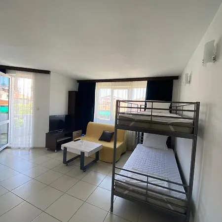 Lilia 2 Family Hotel