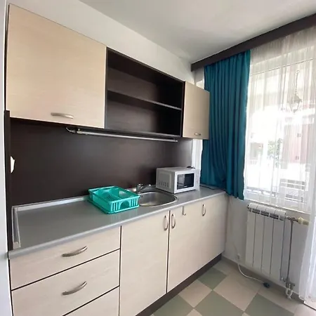 Lilia 2 Family Hotel