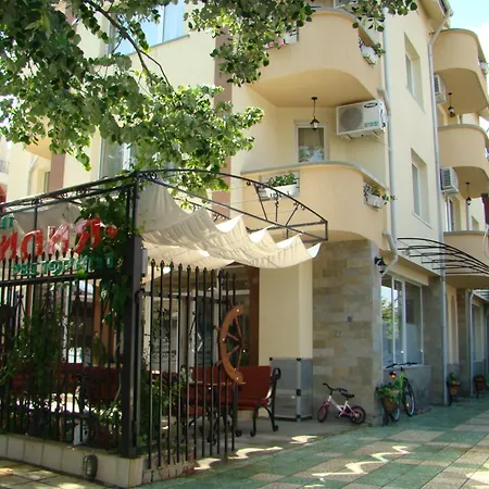 Hotel Lilia 2 Family 2*
