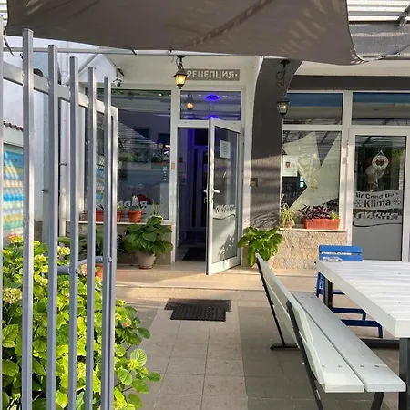 Lilia 2 Family Hotel